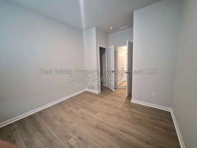 6510 Harlech St — Photo 7