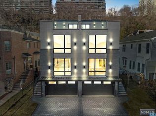 92 Myrtle Ave, Edgewater, NJ 07020