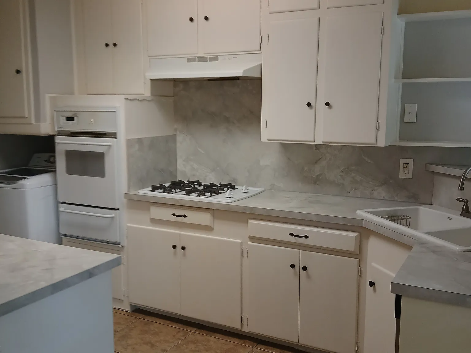 2 bed, 923 sqft, $1,750 — Photo 3