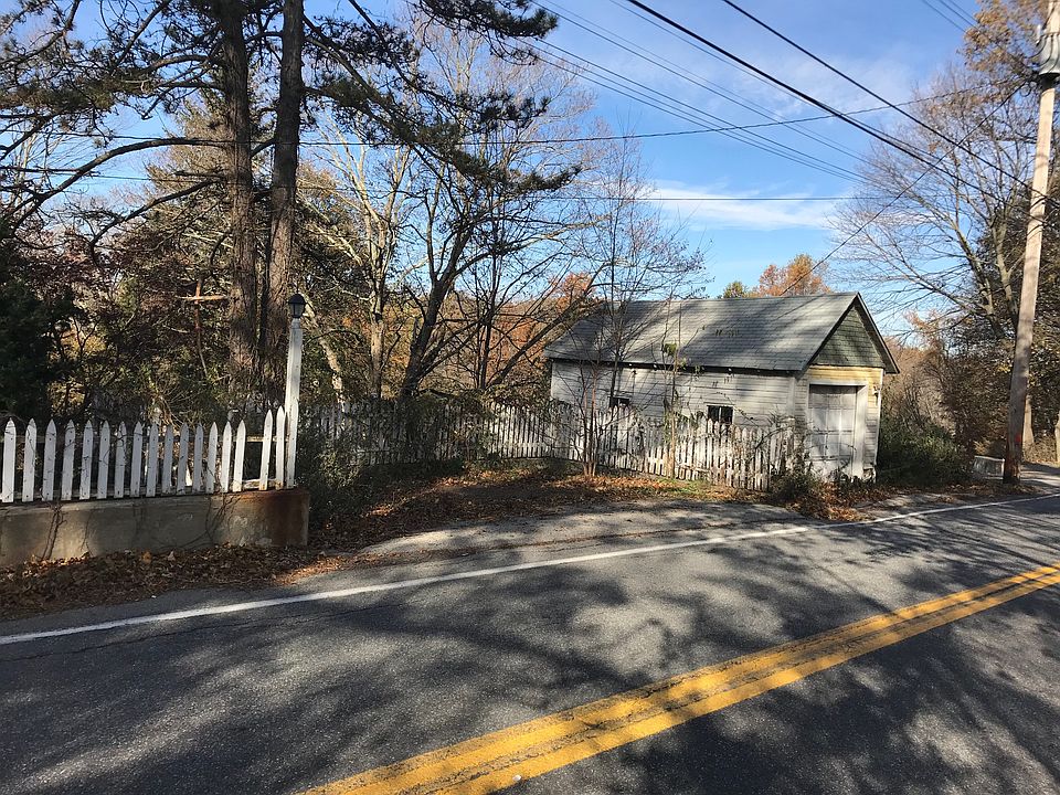 2nd image of 251 Lafayette Ave