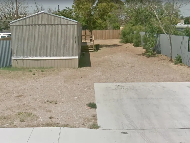 1315 N Jackson Ave — Photo 1