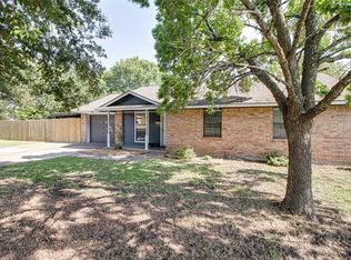 1032 Eastridge Cir, Red Oak, TX 75154