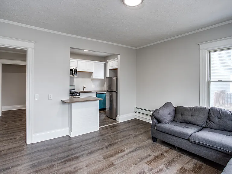 395 University Ave #2 — Photo 7