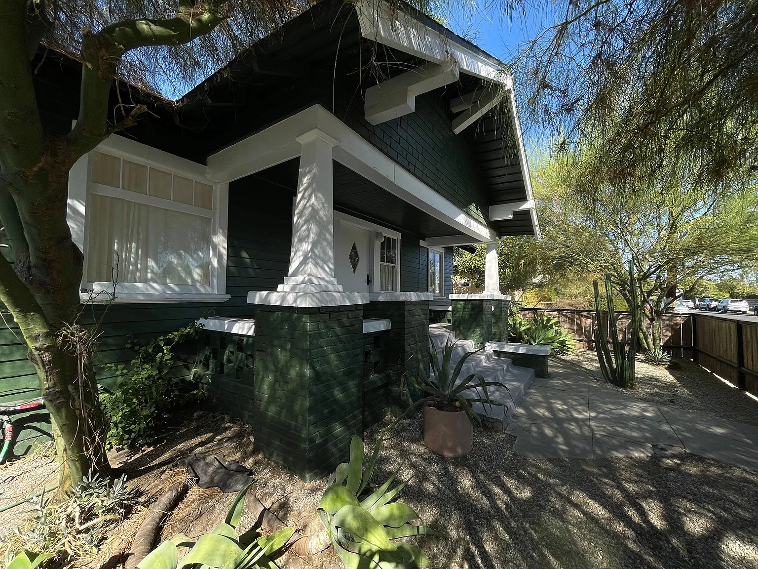 3 bed, 1100 sqft, $4,400 — Photo 4