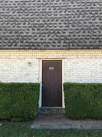 1st image of 2303 Barton Village Cir APT 102