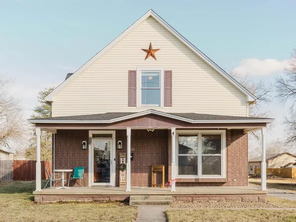 1205 Davis Ave, Johnston City, IL 62951