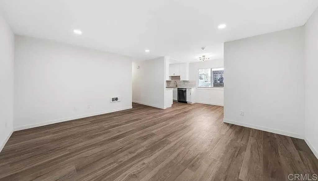 2 bed, 897 sqft, $2,795 — Photo 3