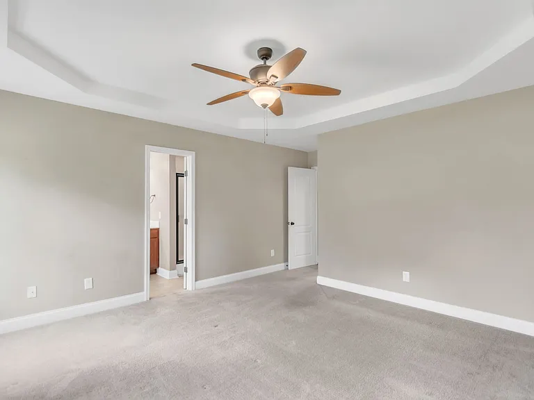 127 Ganton Dr — Photo 21