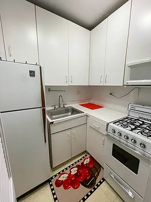 Rented by City Connections Realty | media 5