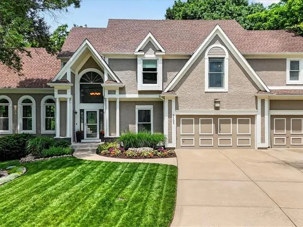 5304 Summit Ct, Shawnee, KS 66216