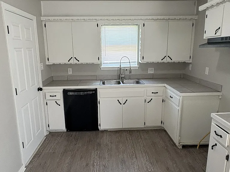 6216 S Kelley Ave — Photo 3