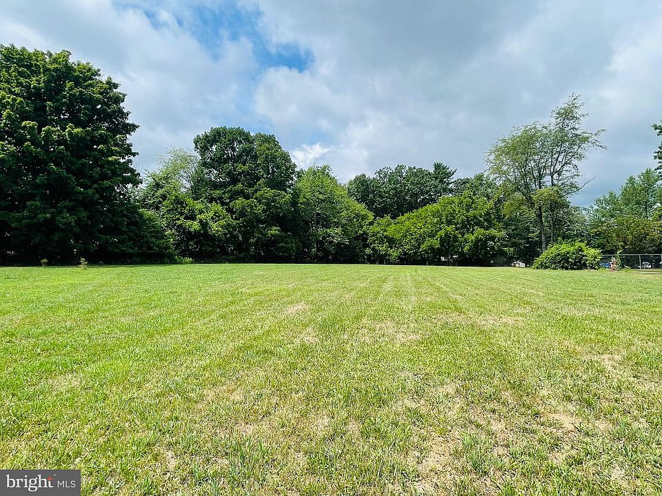 2nd image of 1082 Indian Dr