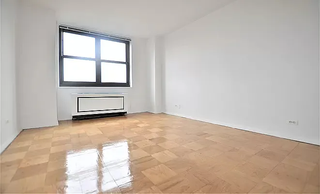 Rented by Manhattan Realty Group | media 2