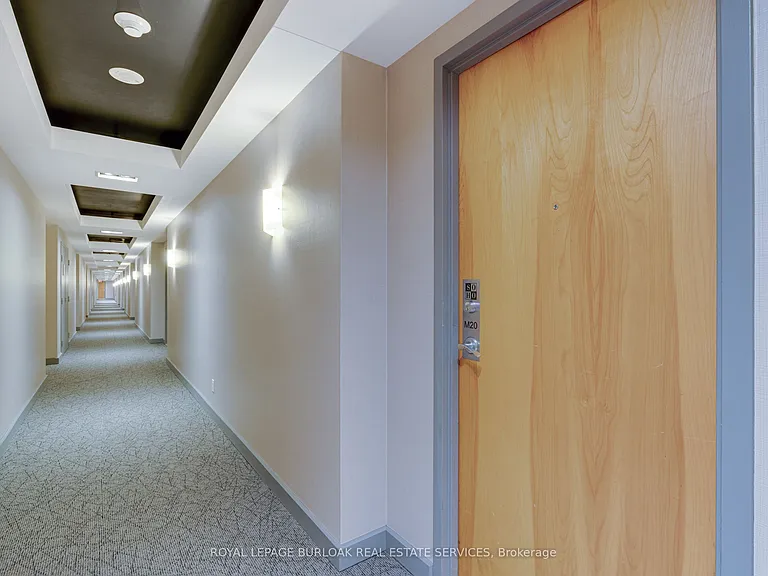 350 Wellington St W #M20 — Photo 5