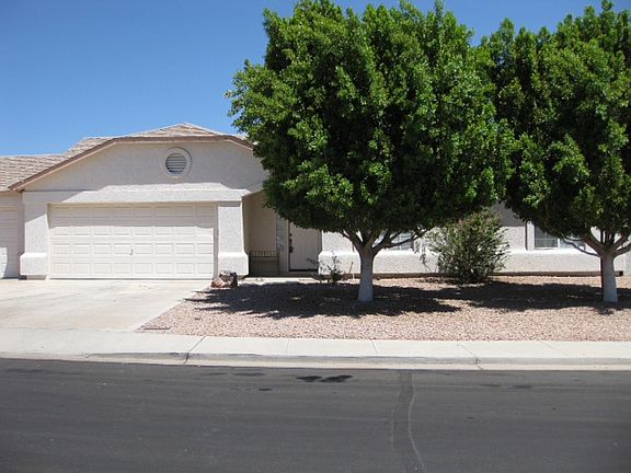4th image of 821 N Lotus Cir
