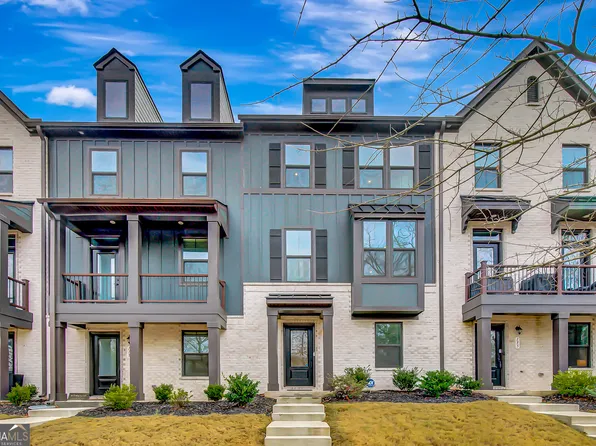 125 Climbing Ivy Cir, Fayetteville, GA 30214