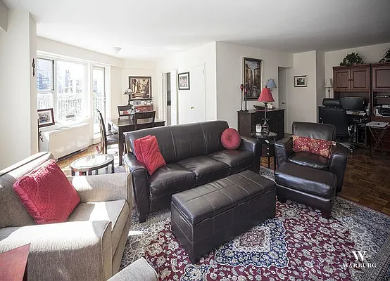 Rented by Warburg | media 12