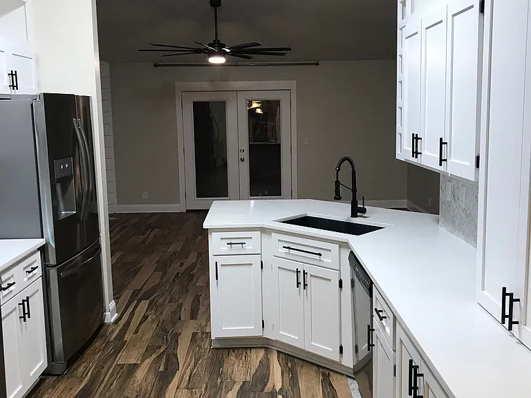 2055 Capistrano Dr — Photo 3