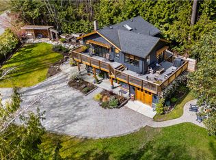 5522 Wakefield Rd, Sechelt, BC V7Z 0N3