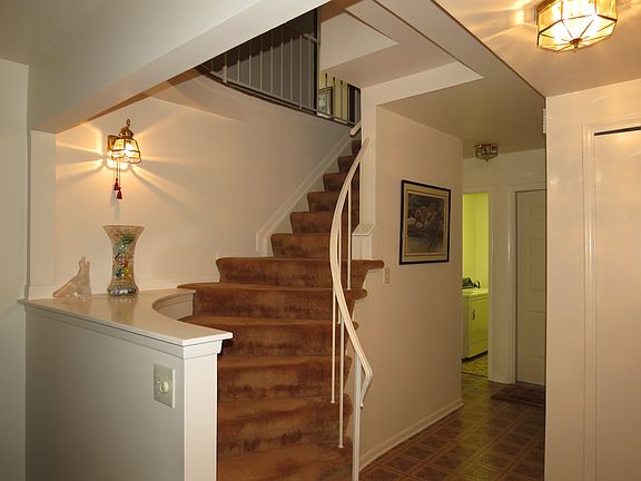4th image of 2558 Wexford Dr