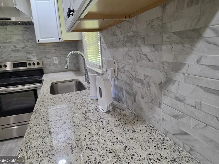 586 Ridge Ave SW — Photo 11