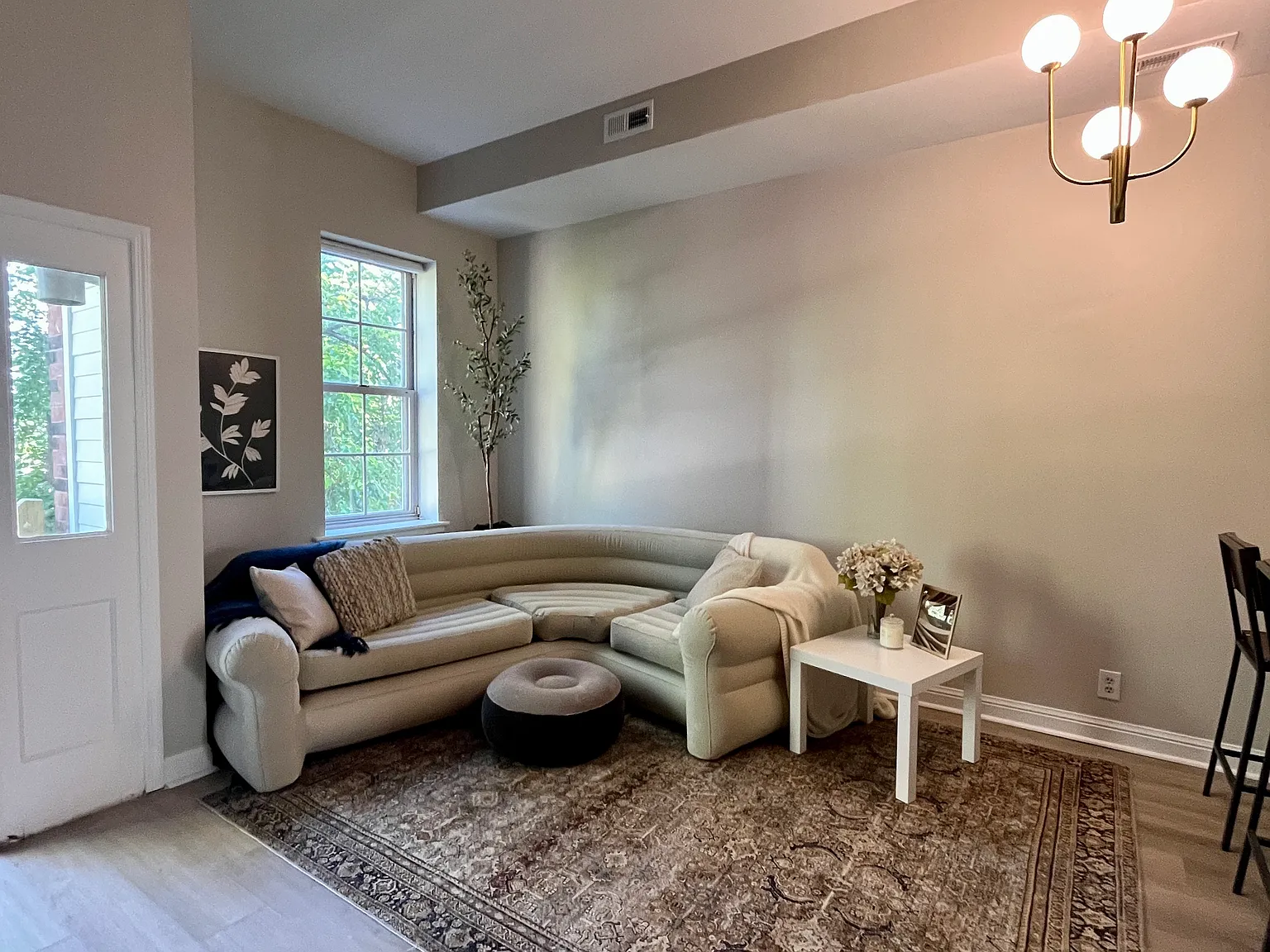 2 bed, 1000 sqft, $1,650 — Photo 2