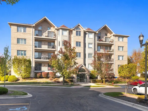 8505 Woodward Ave Unit 102, Woodridge, IL 60517