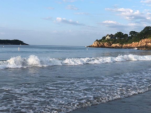 3rd image of 53 Raymond St