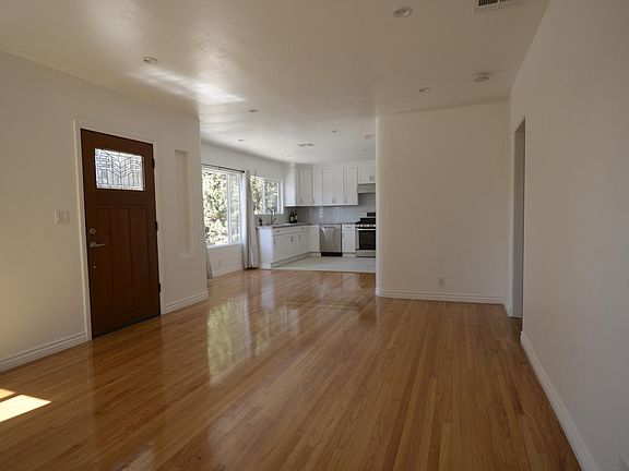3rd image of 6534 Camellia Ave