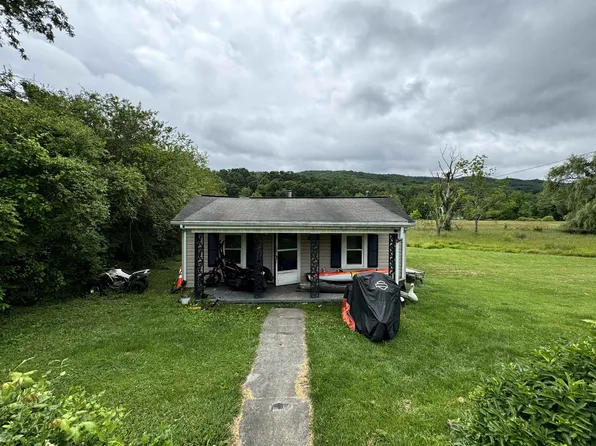 4845 Robinson Tract Rd, Pulaski, VA 24301