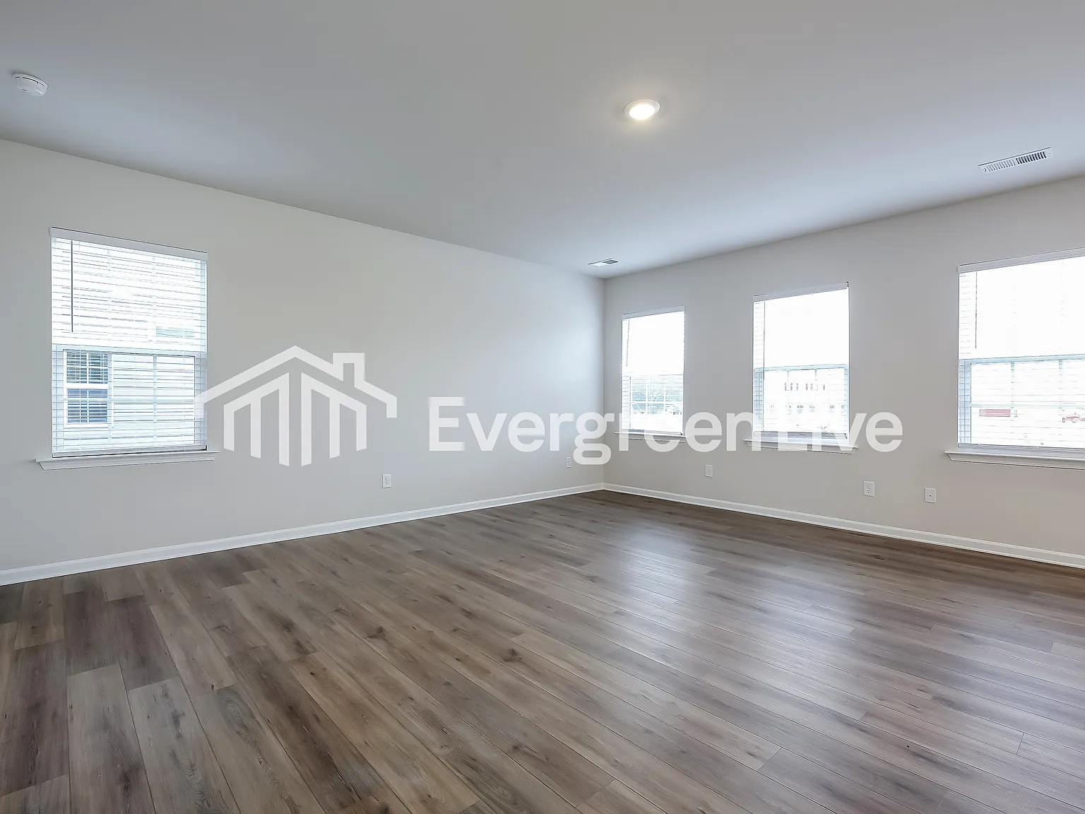 4 bed, 2.5 bath, 2158 sqft, $1,870 — Photo 4