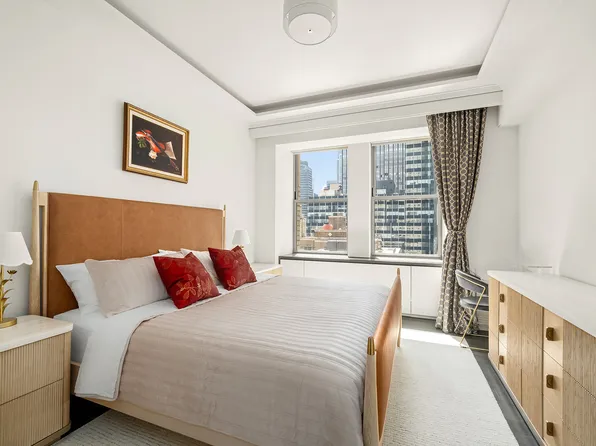 301 Park Avenue image 5 of 11