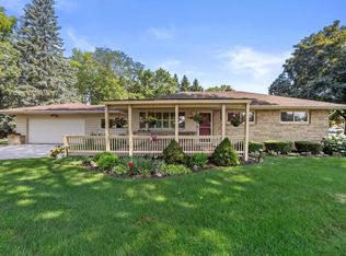 14930 Golf Pkwy, Brookfield, WI 53005