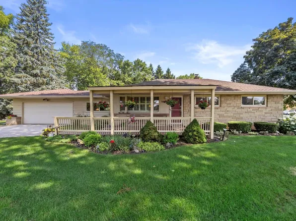 14930 Golf PARKWAY, Brookfield, WI 53005