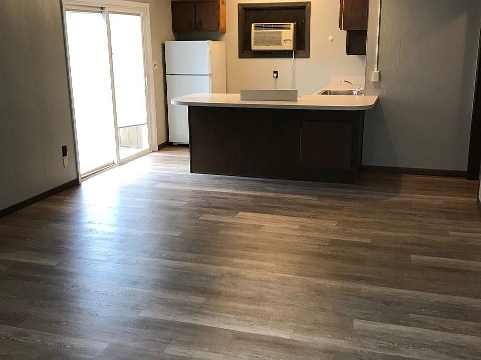 2nd image of 411 E 7th St #2
