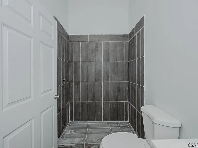 500 Main St #201 — Photo 34