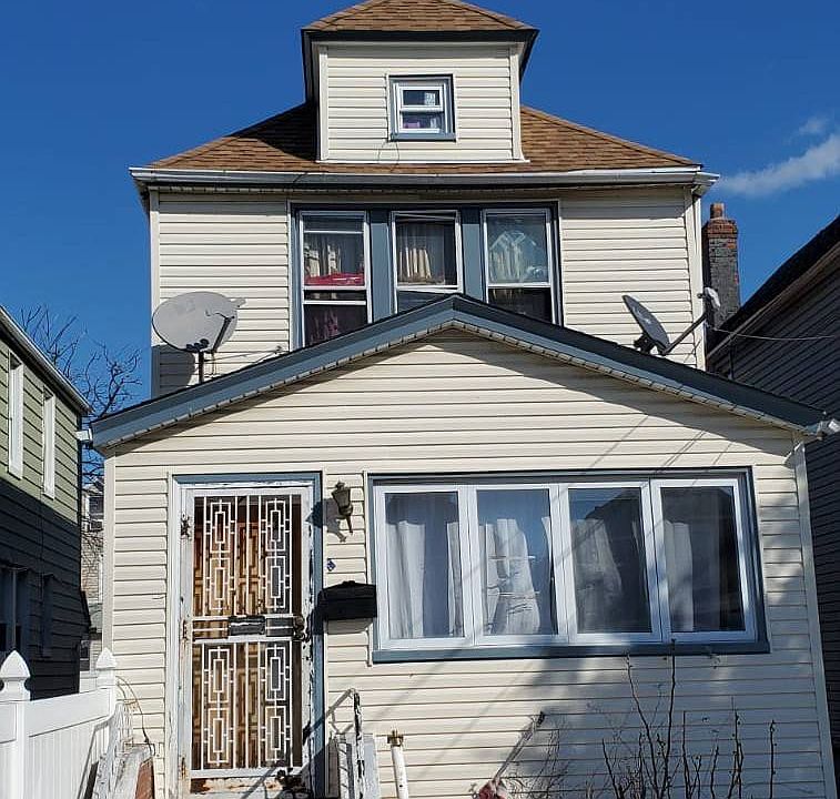1st image of 2445 Gillmore St