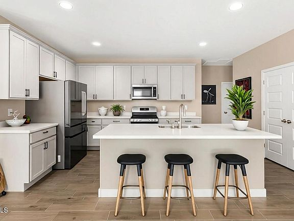 3rd image of 4327 W MAGDALENA Lane