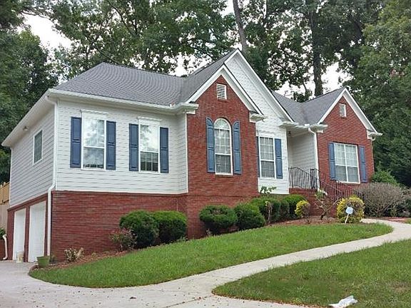 3rd image of 1005 Dogwood Park Dr