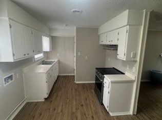 4122 S Dowfield Dr, Fayetteville, NC 28311