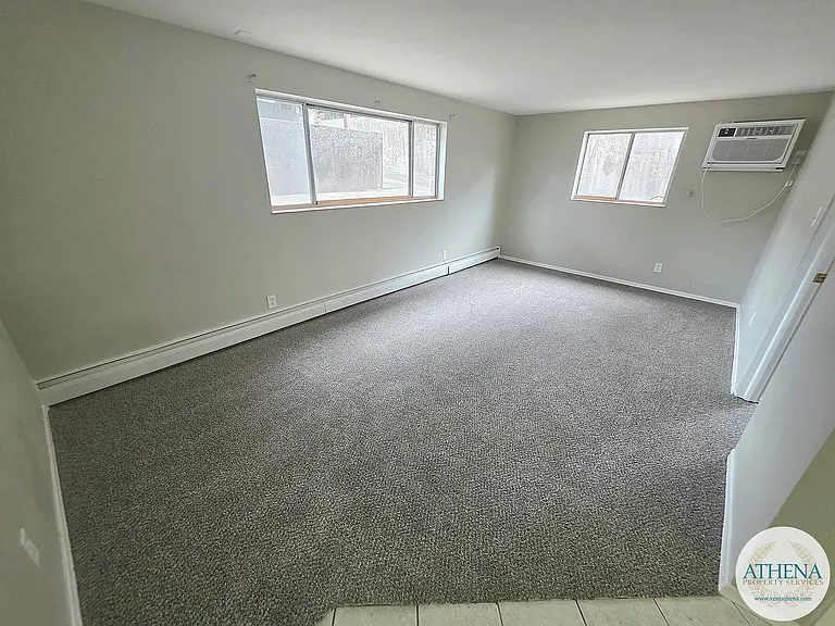 333 N Frederick St — Photo 2