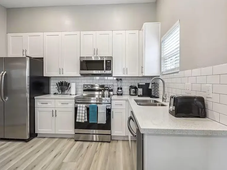 2502 Sam Wilson St — Photo 4
