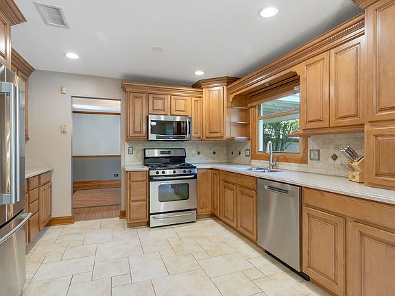5th image of 161 Jackson Ln