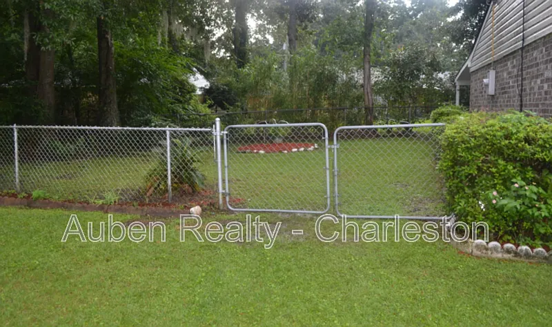 4 bed, 1.5 bath, 1504 sqft, $2,495 — Photo 3