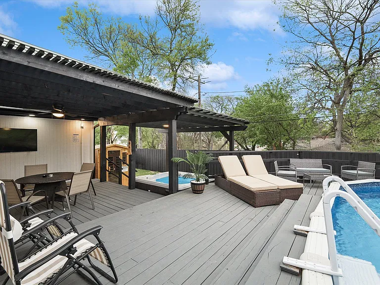 8005 Woodhue Rd — Photo 14