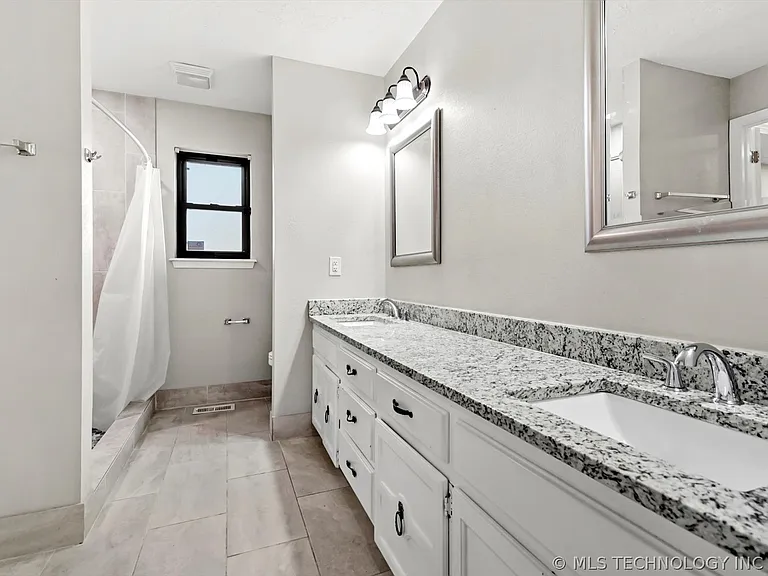 8610 Meadowood Cir — Photo 14