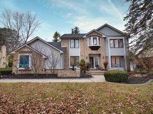 35328 Curtis Rd, Livonia, MI 48152