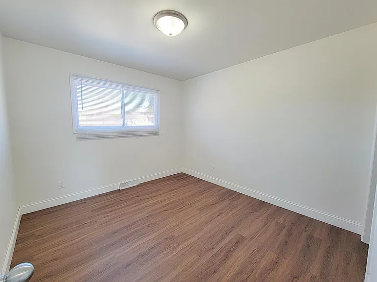 5822 Balsam Rd — Photo 10