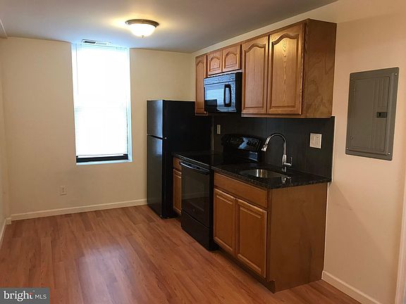 2nd image of 234-36 N 10th St