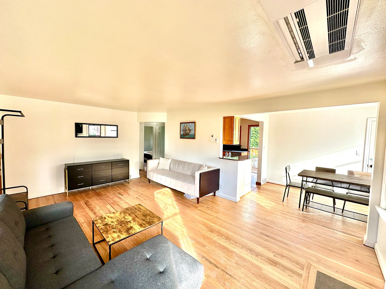 3 bed, 1510 sqft, $4,495 — Photo 4